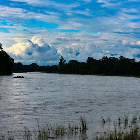 Bardiya Bardia Wildlife Resort מראה חיצוני תמונה