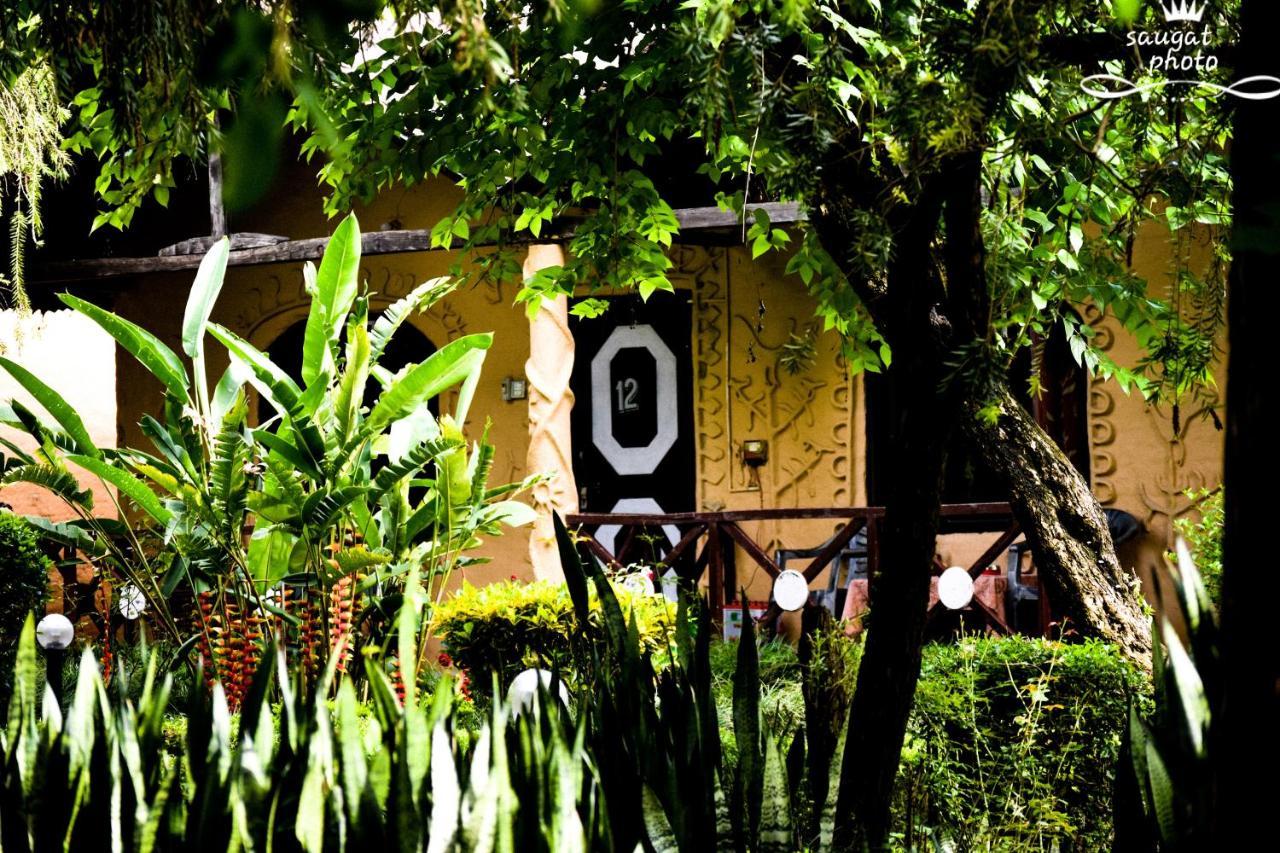 Bardiya Bardia Wildlife Resort מראה חיצוני תמונה