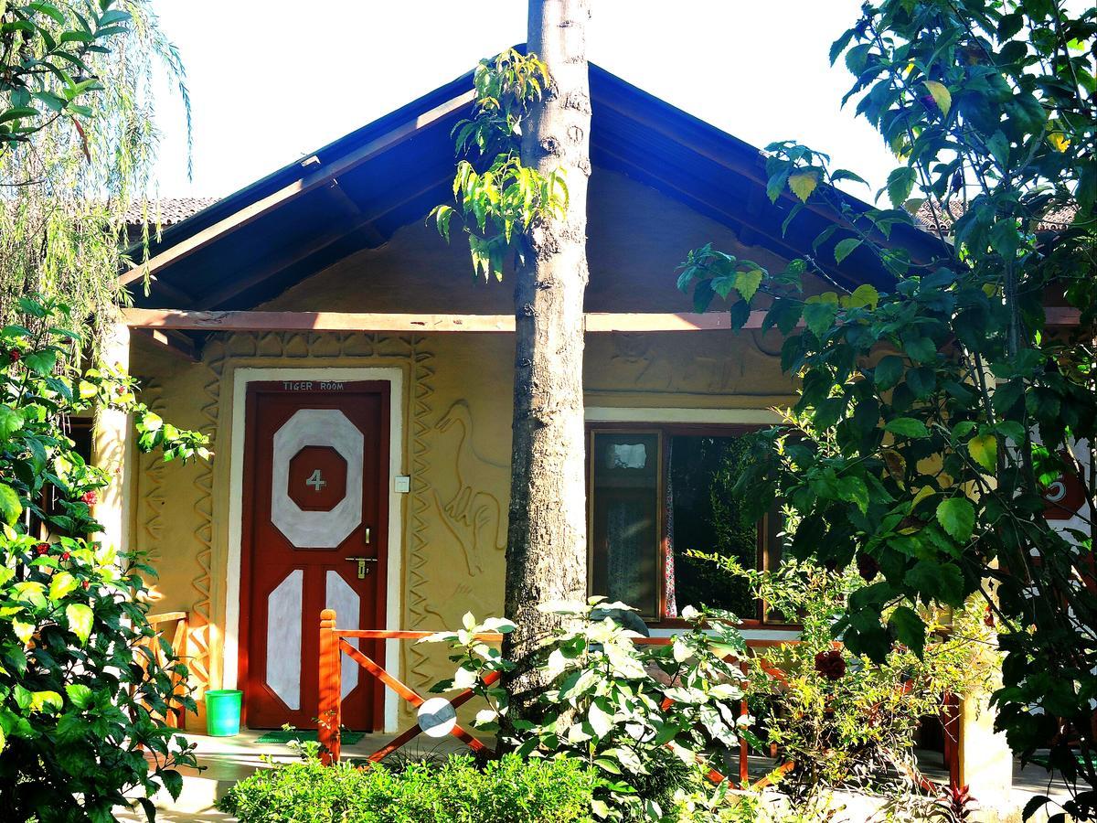Bardiya Bardia Wildlife Resort מראה חיצוני תמונה