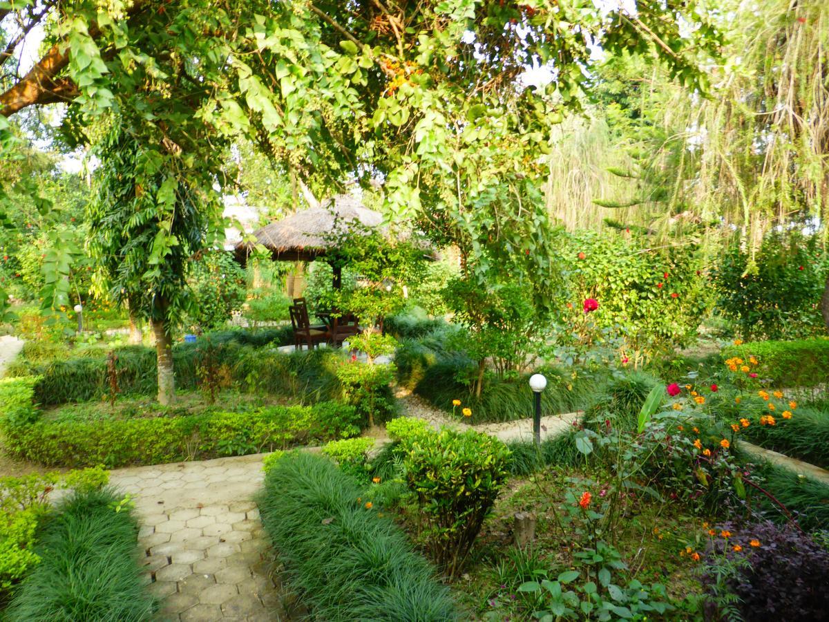 Bardiya Bardia Wildlife Resort מראה חיצוני תמונה